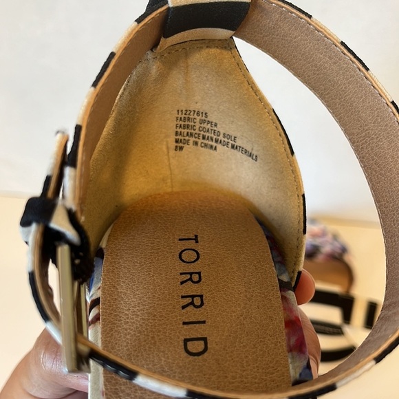 Torrid Floral Stripes Heels Sandal Ankle Strap Feminine Girly Colorful Wide 8W - Picture 5 of 7